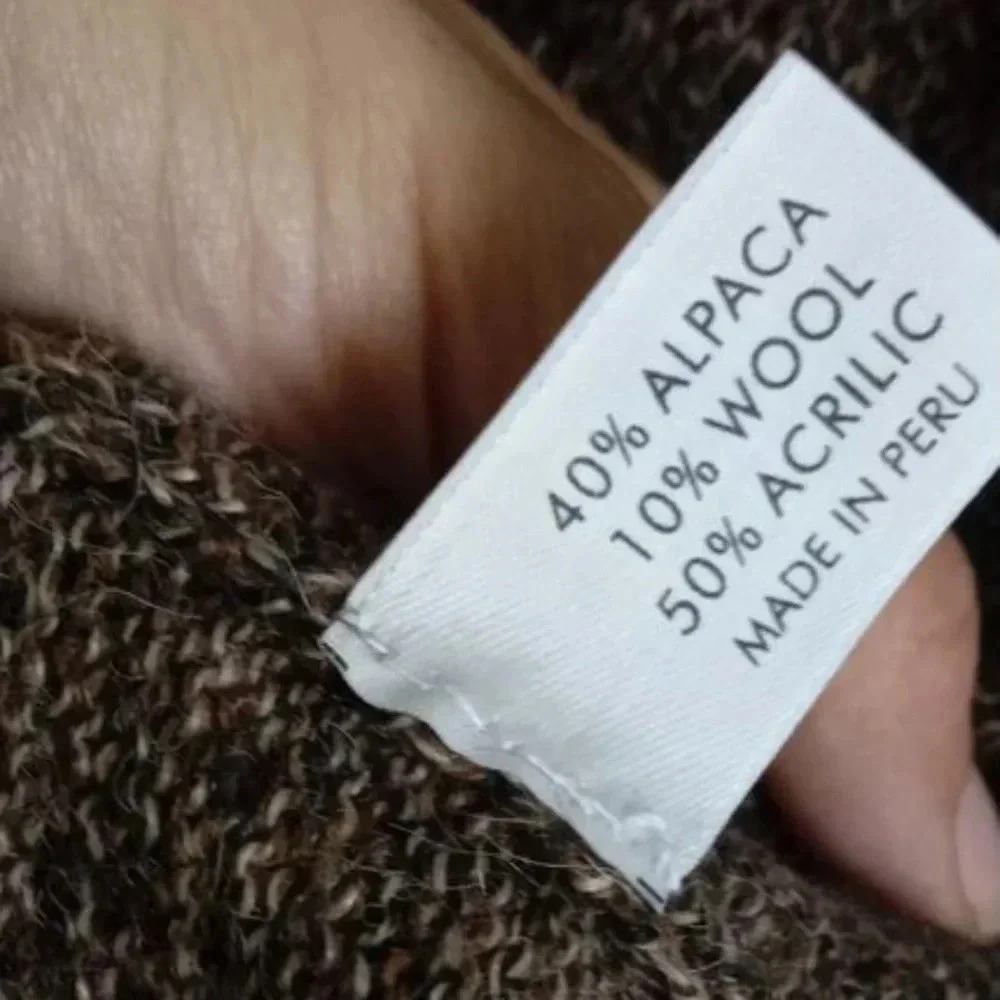 Gretchen & Co. Wool blend sweater made in Peru - Picture 6 of 6